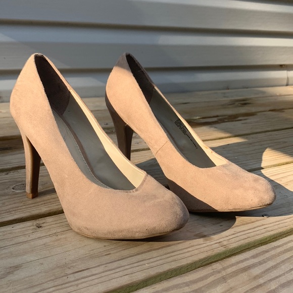 Beige suede high heels - Picture 1 of 3